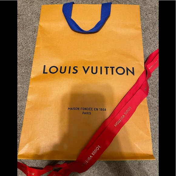 Louis Vuitton Accessories - Louis Vuitton shopping Bag